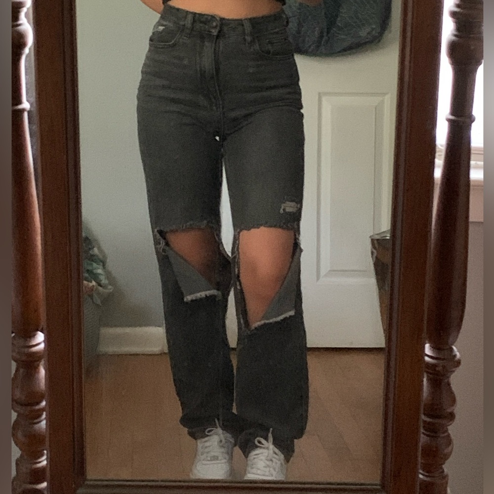Grayish/black ripped ultra high waisted 90’s boyfriend jeans